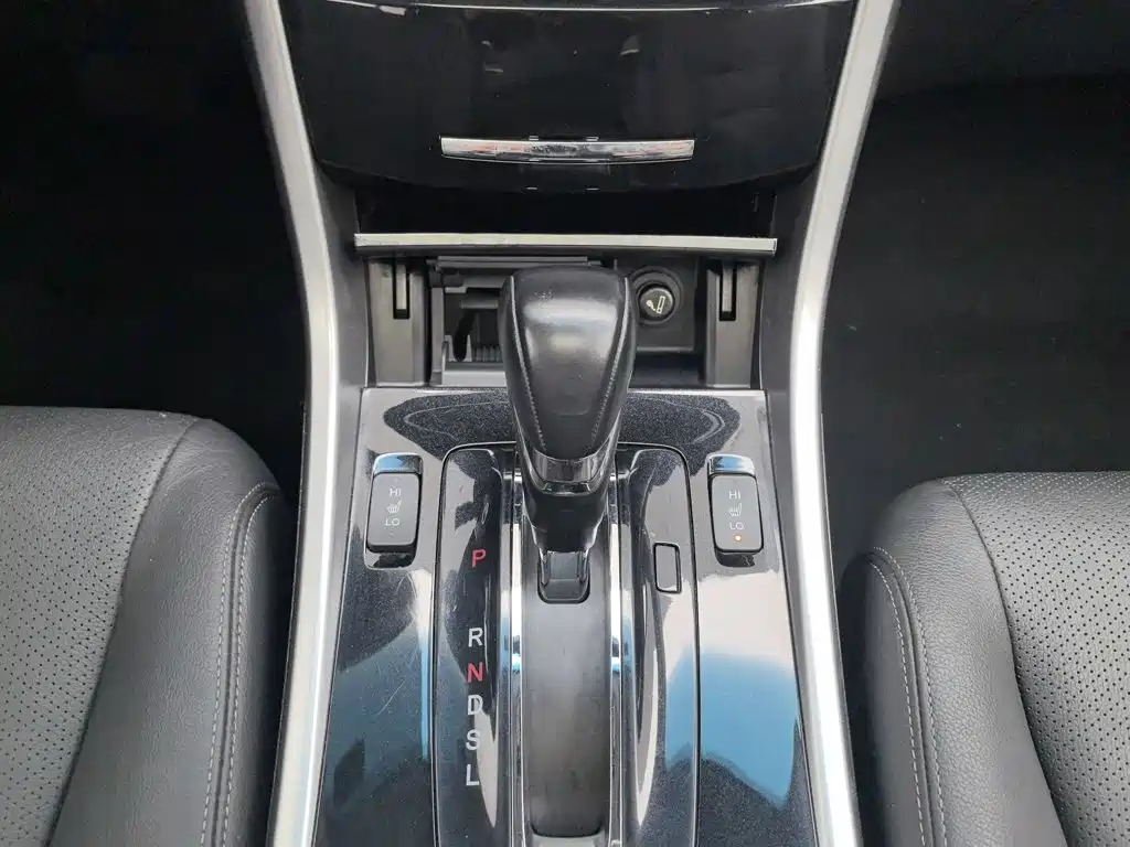 Honda Accord — миниатюра 13