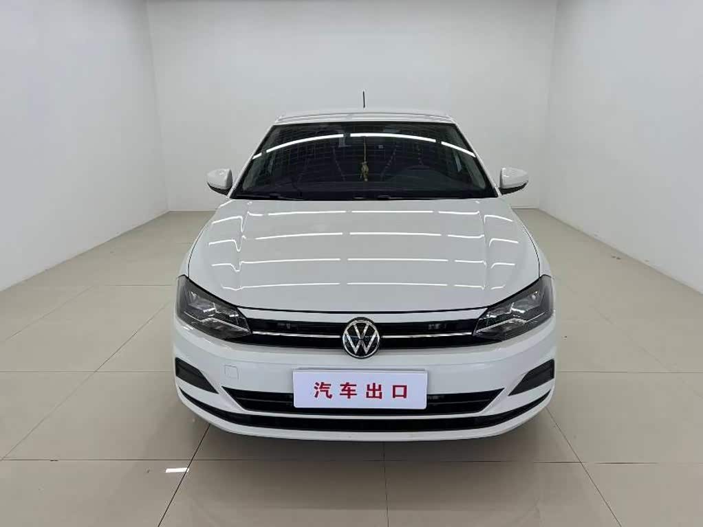 Volkswagen Polo 1.5 л 2023 г. Белый, пробег 21000 км