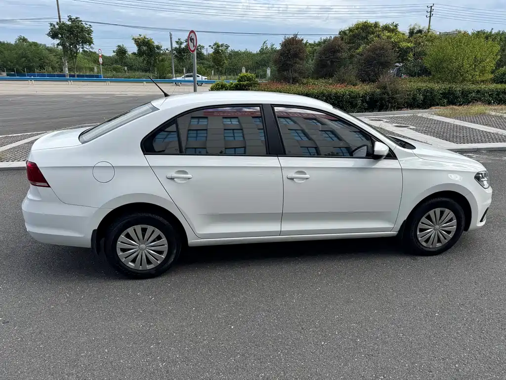 Volkswagen Santana — миниатюра 3