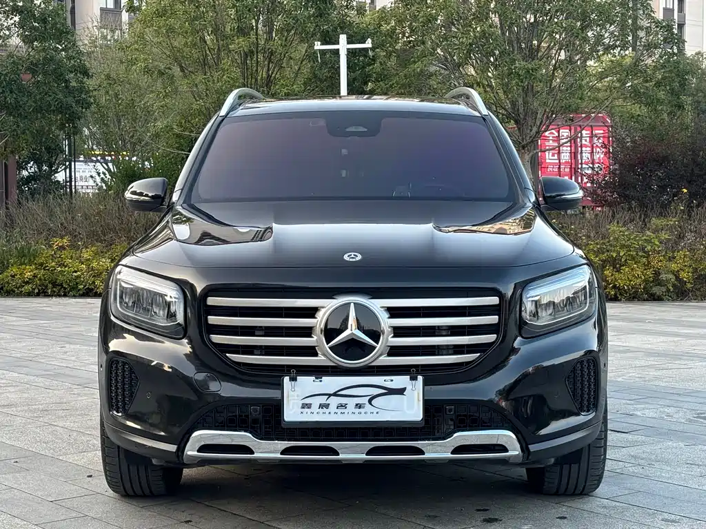 MERCEDES-BENZ GLB