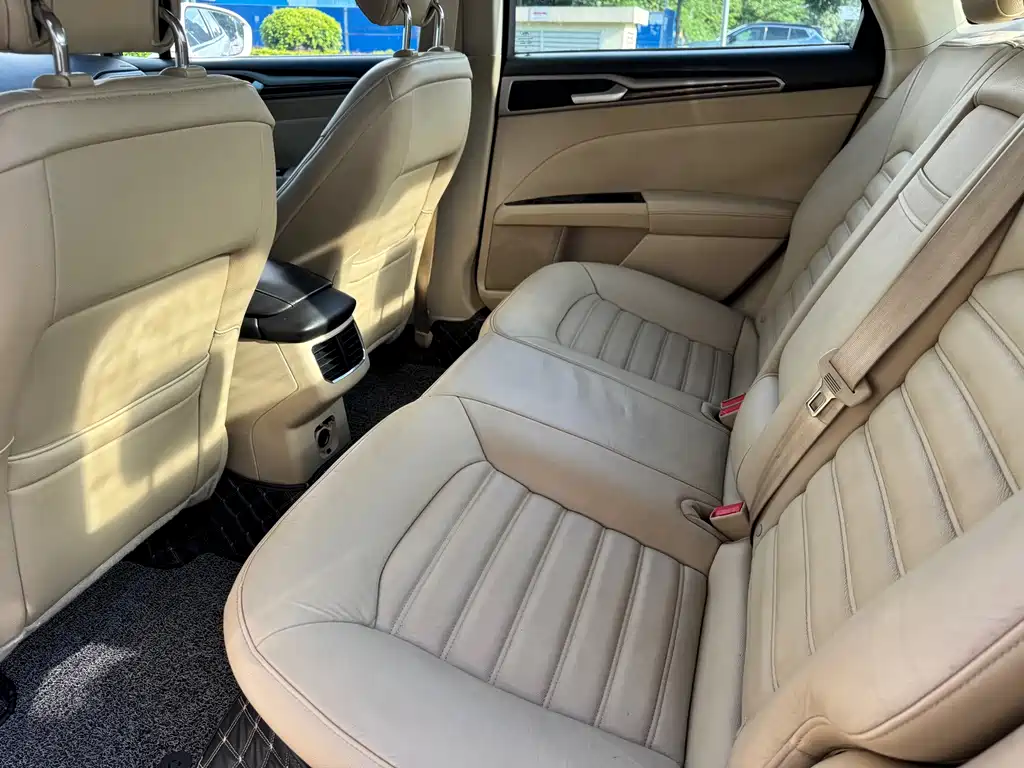 Ford Mondeo — миниатюра 9