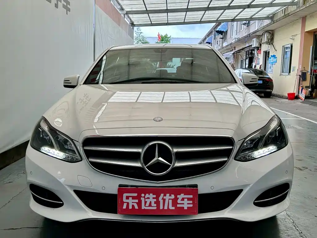Mercedes-Benz E-Class — миниатюра 2