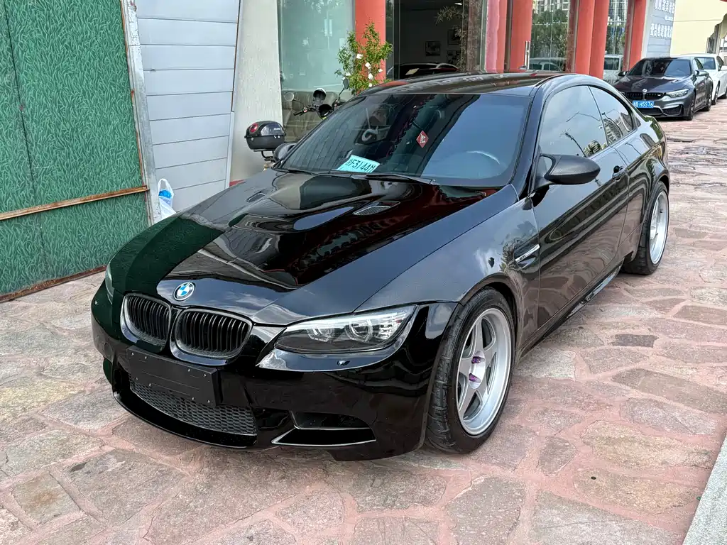 BMW M3 2011