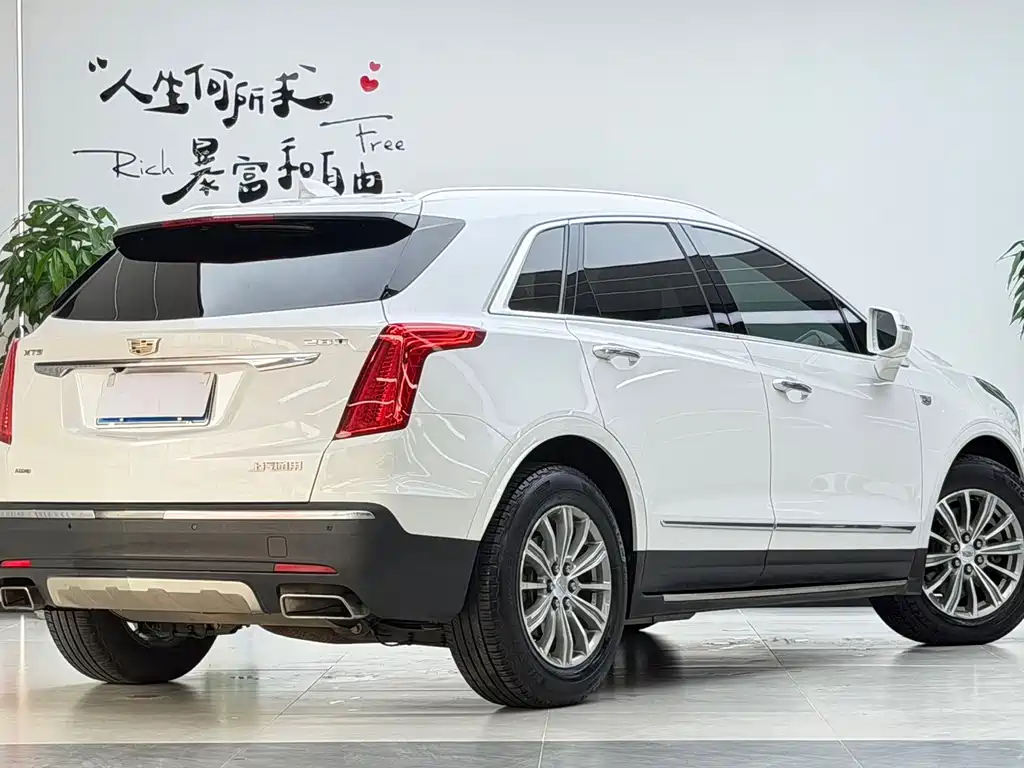 Cadillac XT5 — миниатюра 3