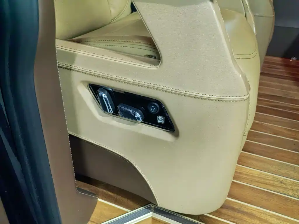 Volkswagen Caravelle — миниатюра 13