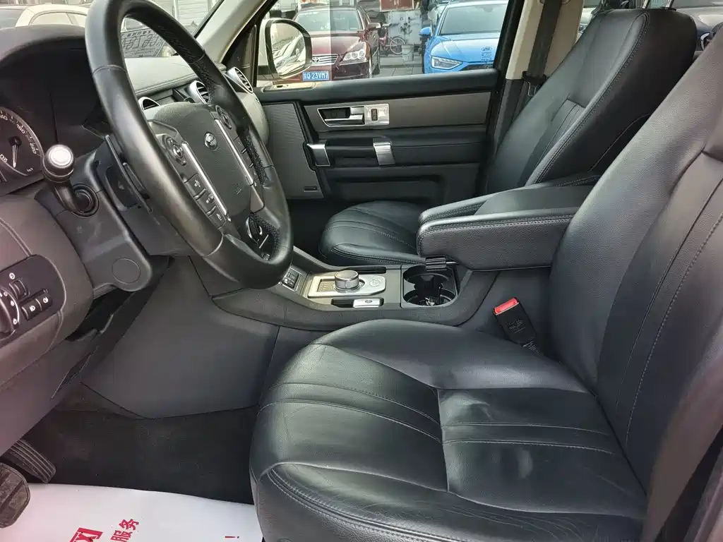 Land Rover Discovery 2015 3.0 SC V6 SE