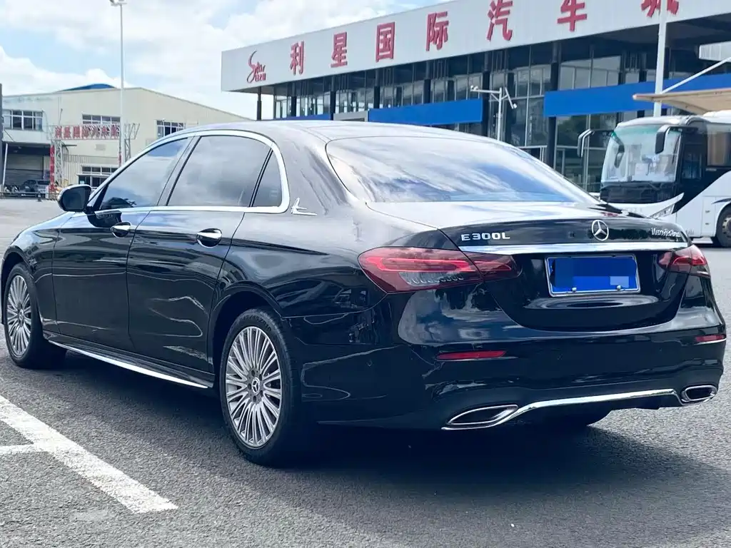 Mercedes-Benz E-Class — миниатюра 4