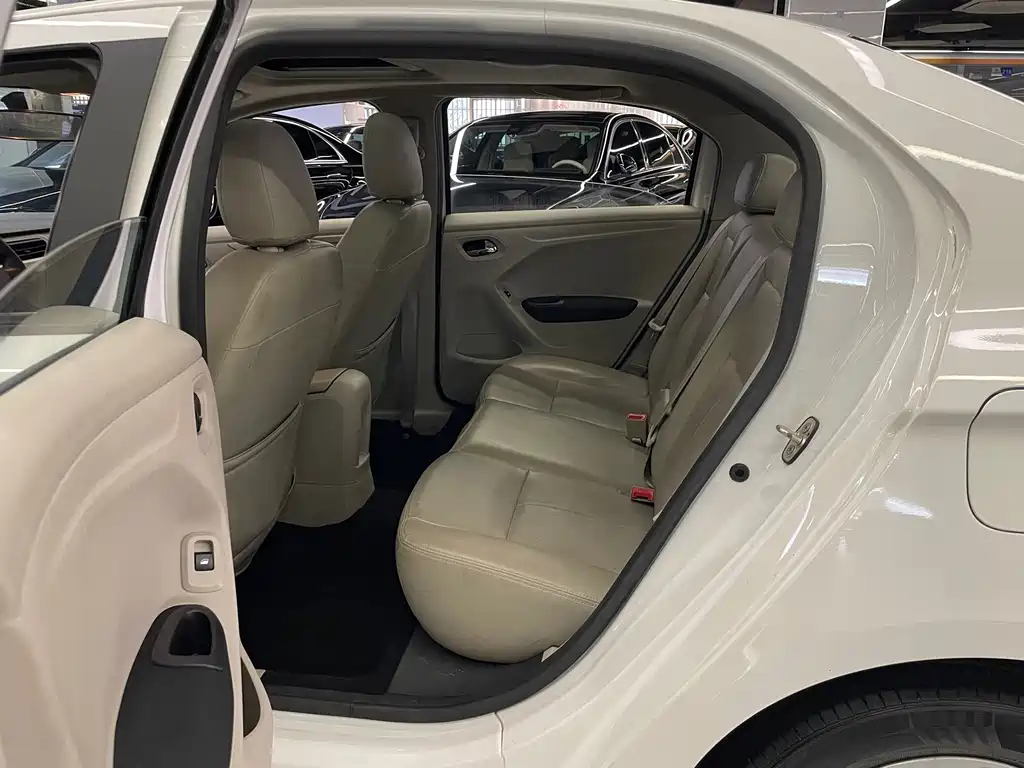 Citroen Elysee — миниатюра 13