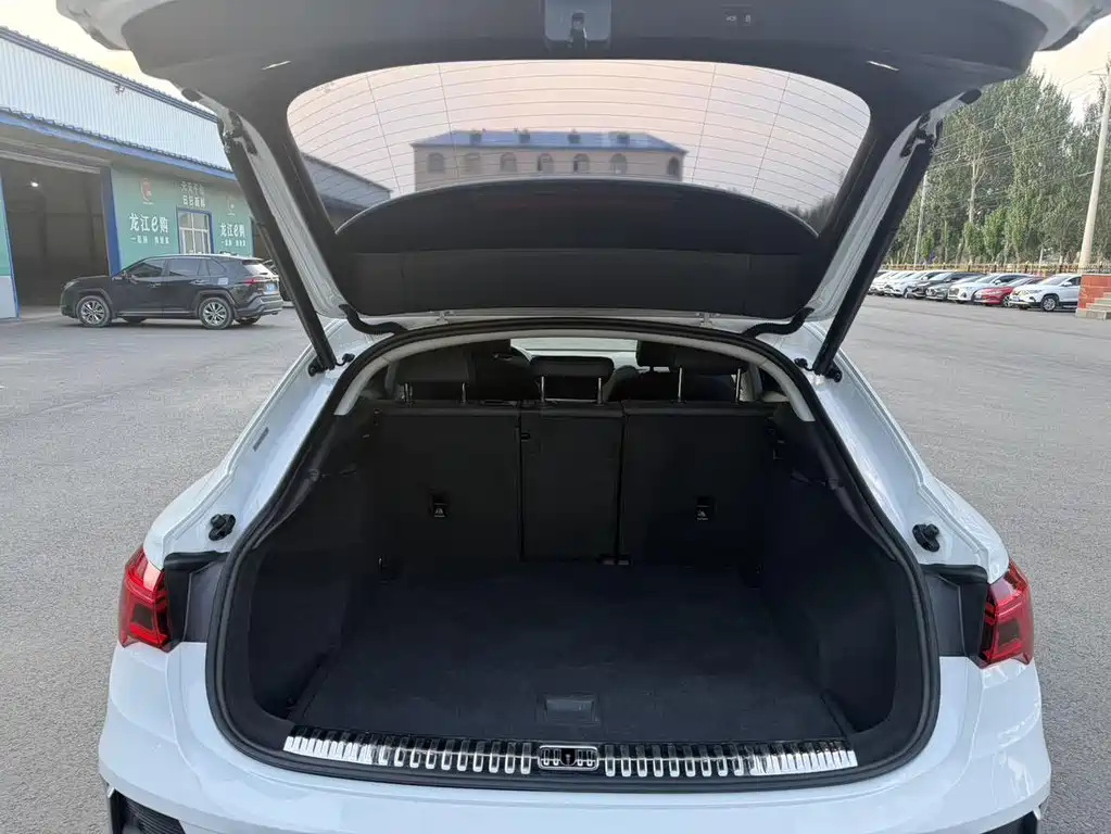 Audi Q3 Sportback — миниатюра 13