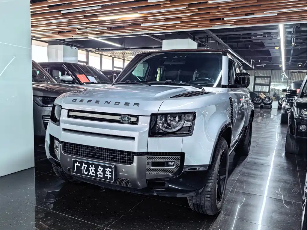 Land Rover Defender 2021