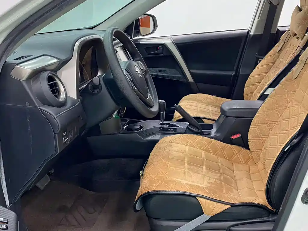 Toyota RAV4 — миниатюра 4
