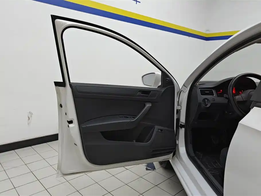 Volkswagen Santana 2015 1.4L MT