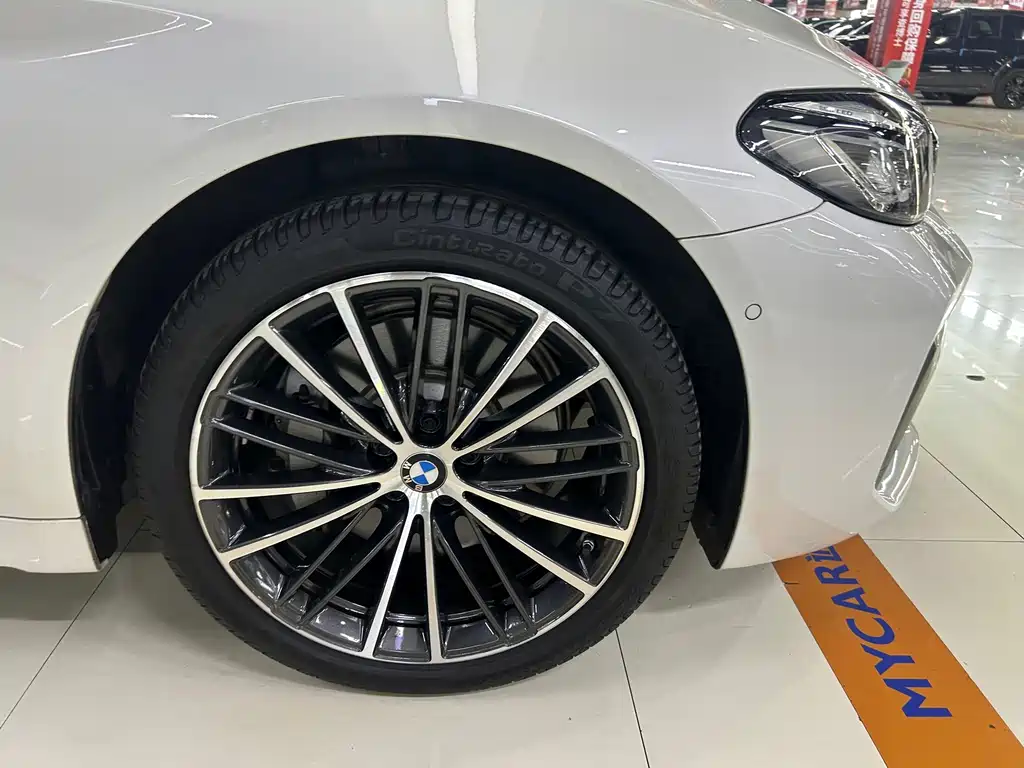 BMW 5 Series — миниатюра 23