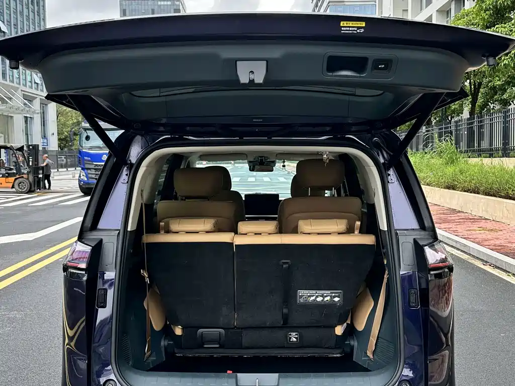 GAC Motor 传祺E8 PHEV — миниатюра 7