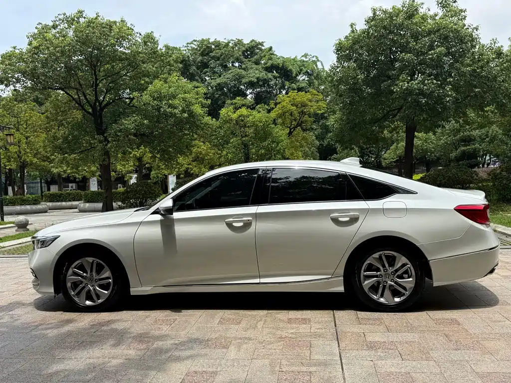 Honda Accord — миниатюра 8