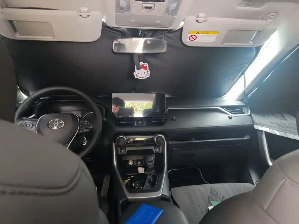 Toyota RAV4 — миниатюра 14
