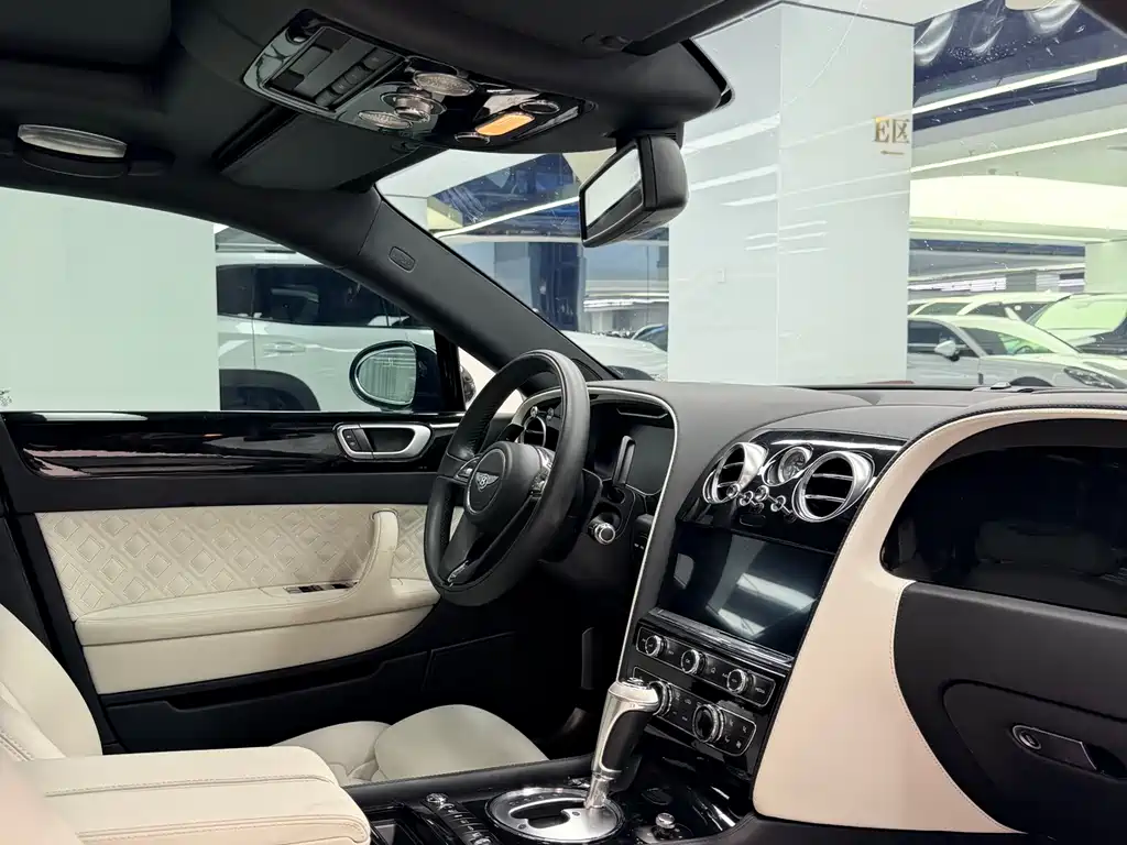 Bentley Flying Spur 2010 6.0T мест