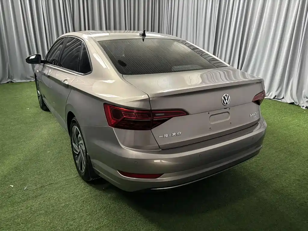 Volkswagen Sagitar — миниатюра 6