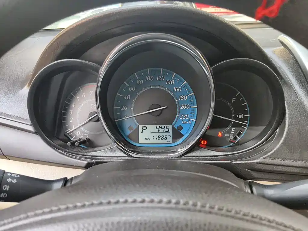 Toyota Yaris L — миниатюра 12