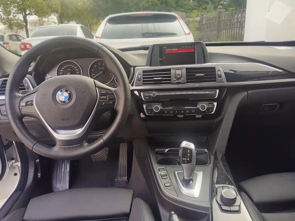 BMW 3 Series GT — миниатюра 7