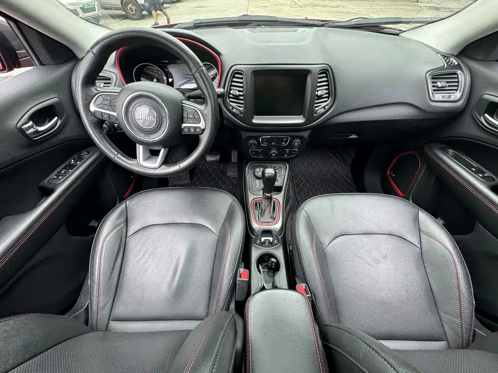 Jeep Compass — миниатюра 6