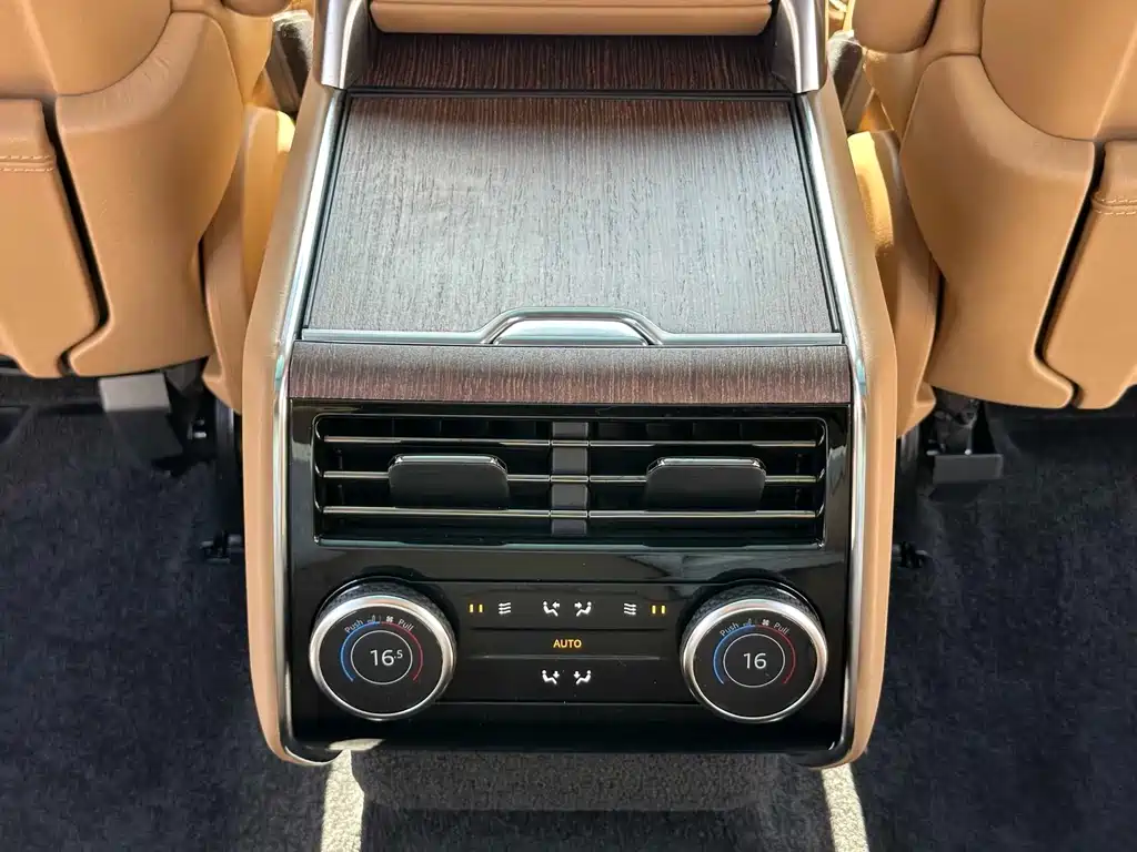 Land Rover Range Rover 2023 3.0 L6 400PS Long Wheelbase