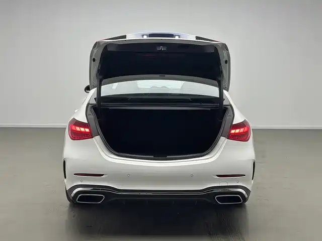Mercedes-Benz C-Class — миниатюра 11
