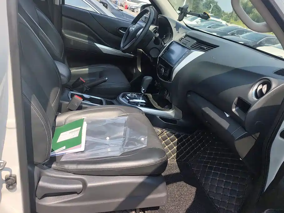 Nissan Terra — миниатюра 8