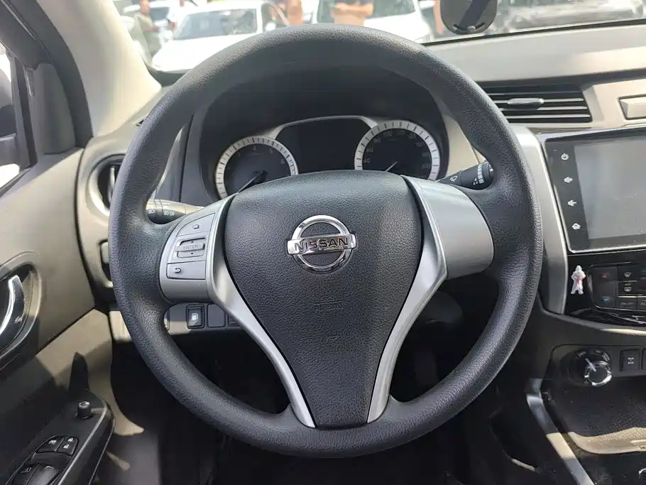 Nissan Terra — миниатюра 15
