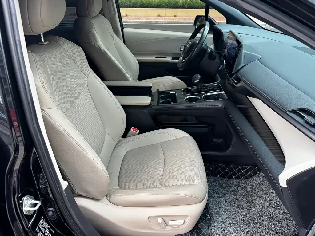 Toyota Sienna 2021 2.5L Luxury
