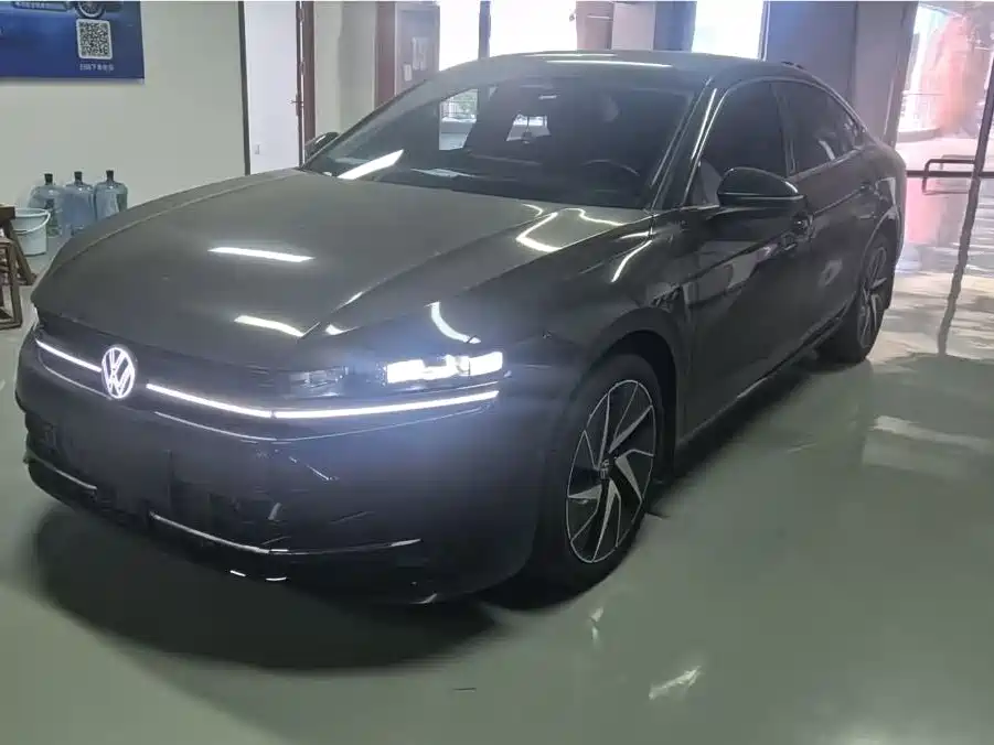 Volkswagen Magotan 2025