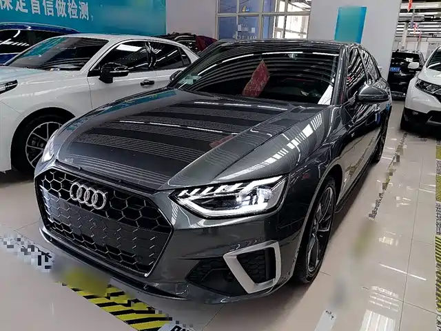 AUDI  A4L 2021
