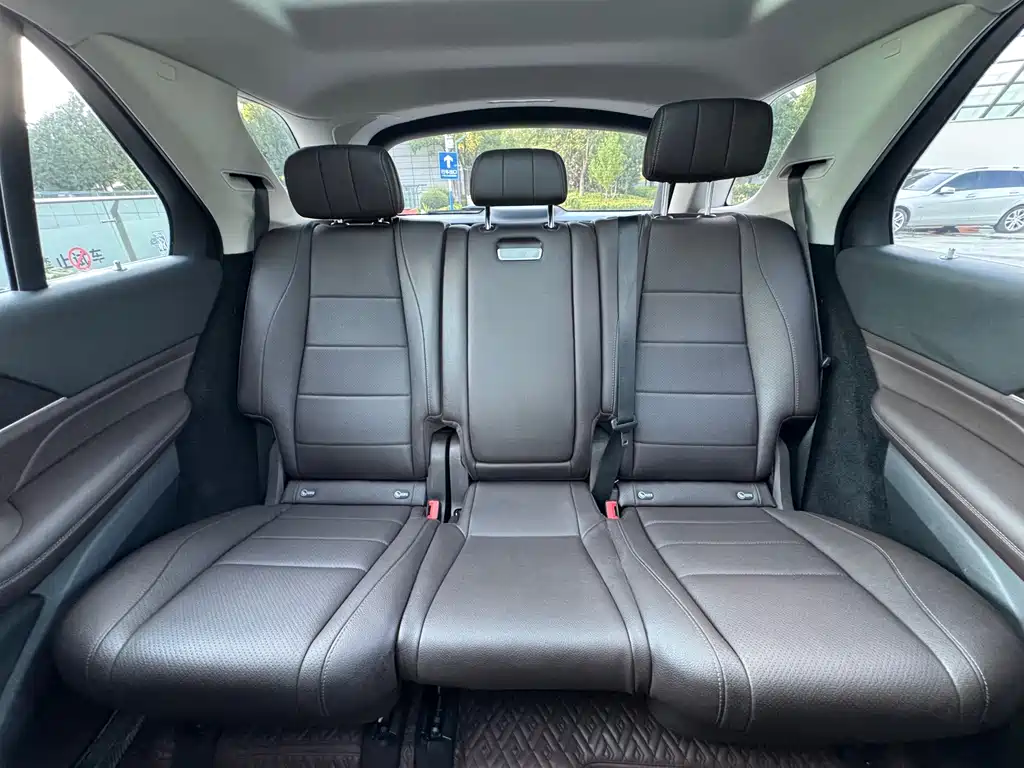 Mercedes-Benz GLE (Import) — миниатюра 20