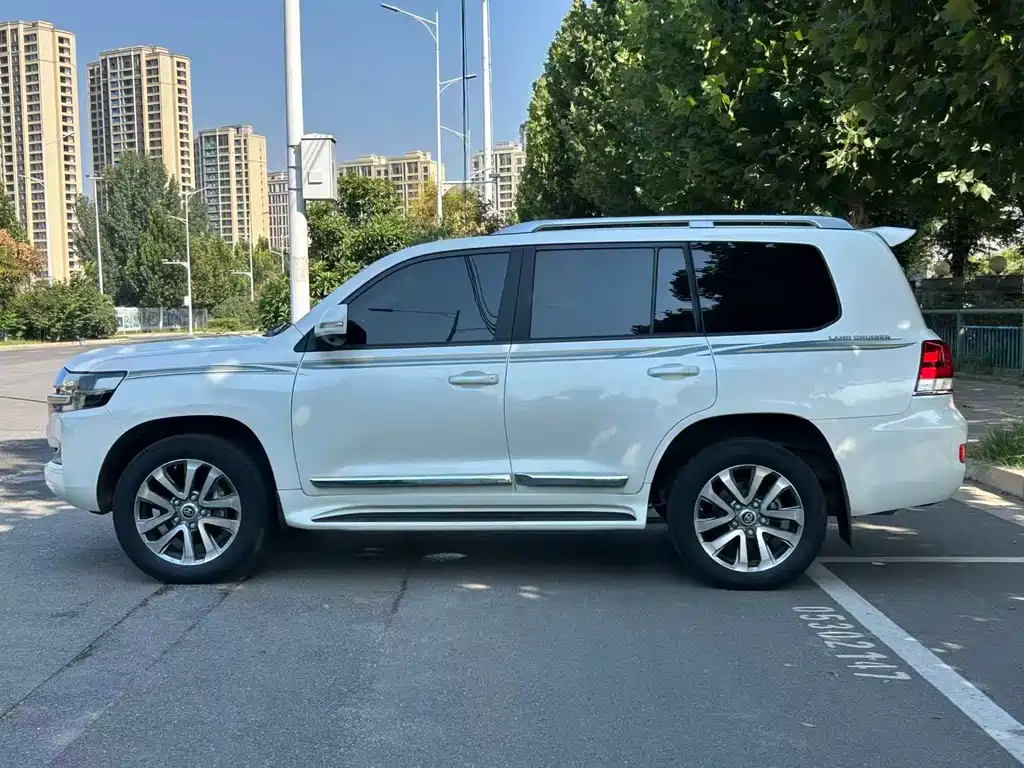 Toyota Land Cruiser — миниатюра 16
