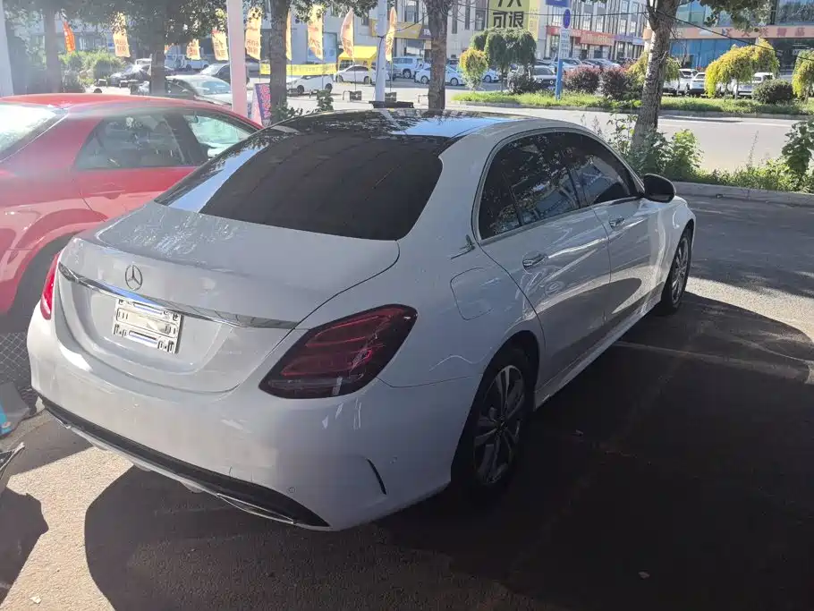 Mercedes-Benz C-Class — миниатюра 3
