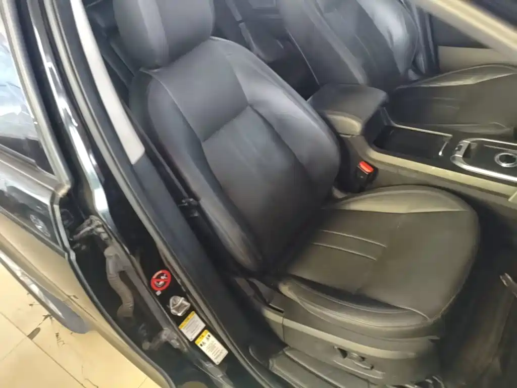 Land Rover Discovery Sport — миниатюра 25