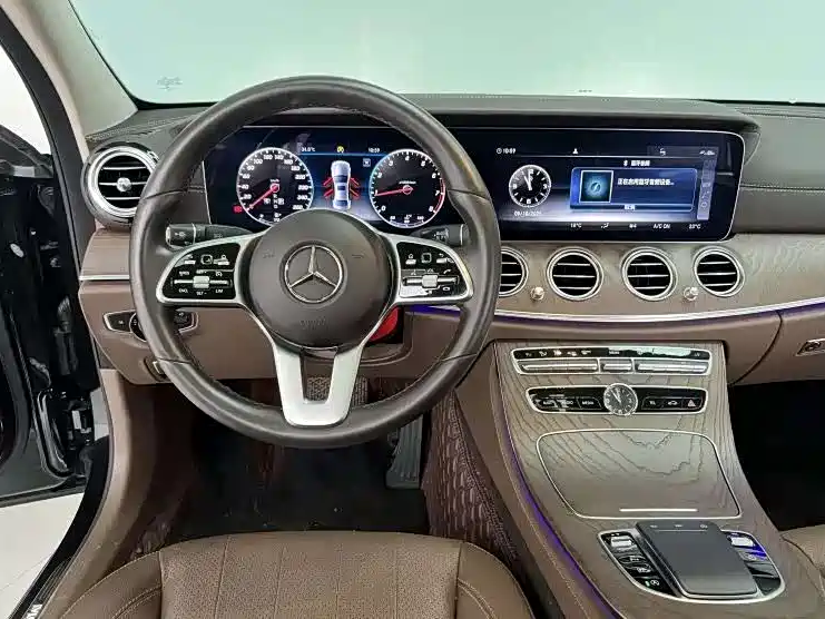 MERCEDES-BENZ E CLASS