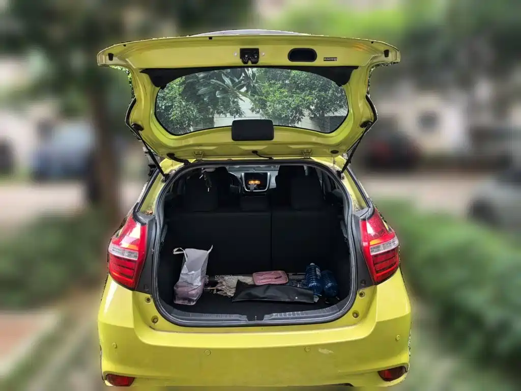 Toyota Yaris L — миниатюра 20