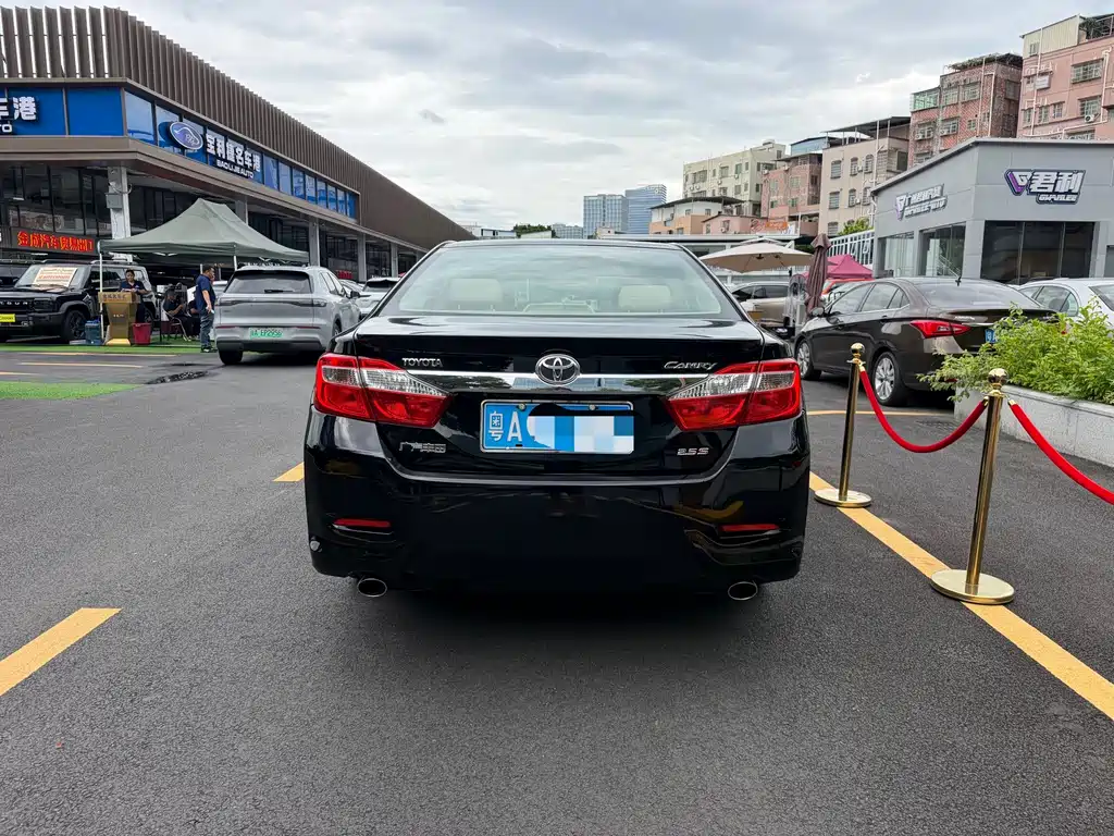 Toyota Camry — миниатюра 4