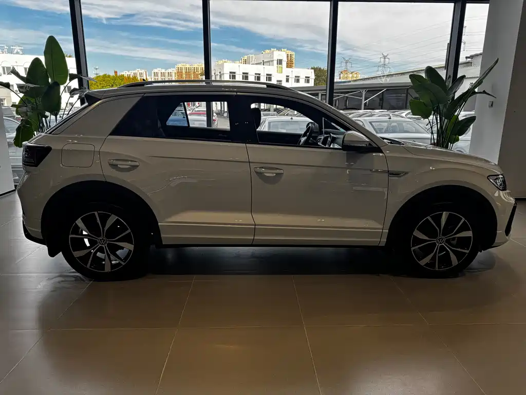 Volkswagen T-Roc — миниатюра 3