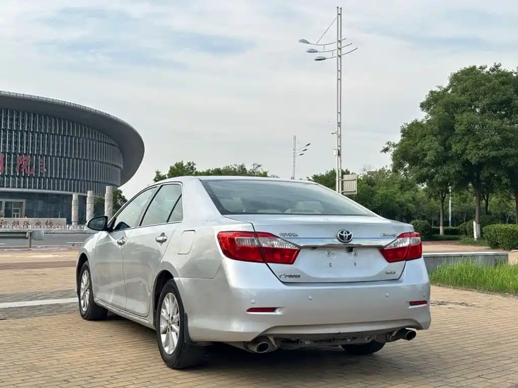 Toyota Camry 2012 2.5G Luxury