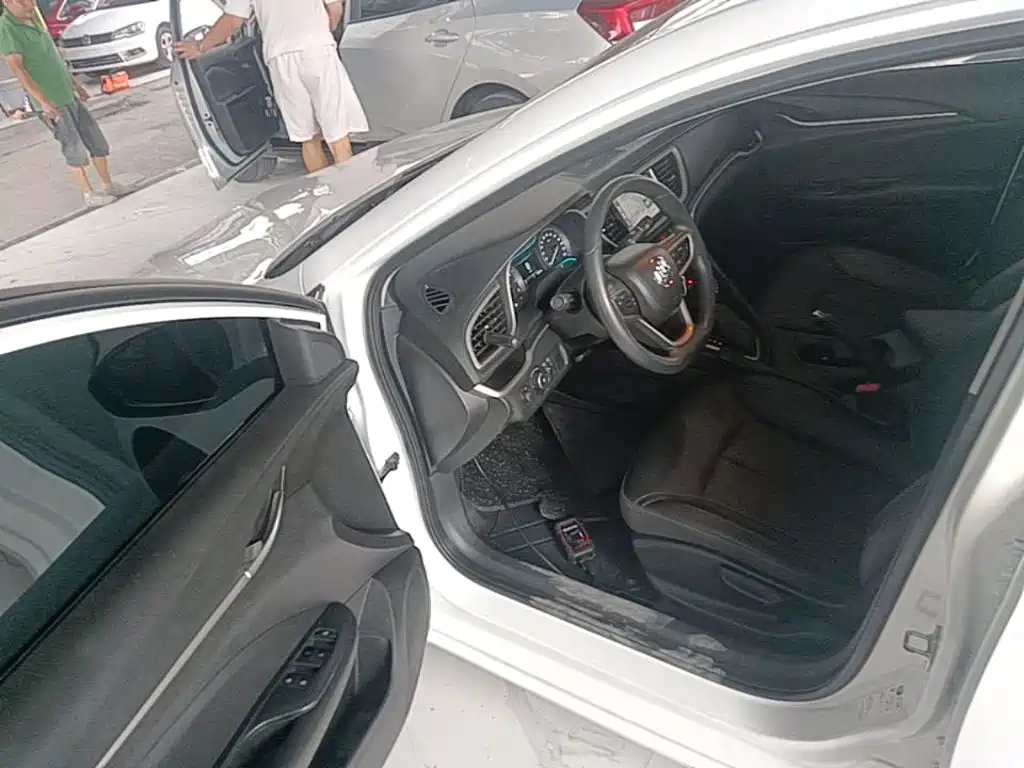 Buick Excelle — миниатюра 16