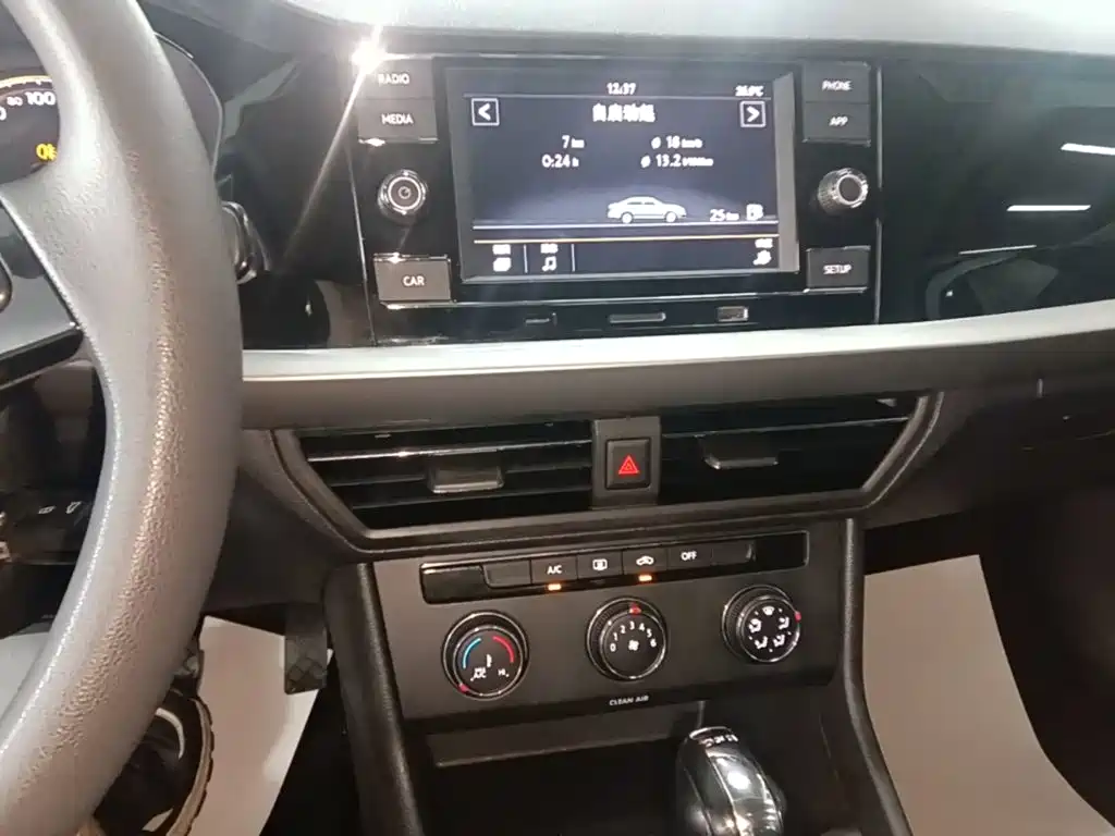 Volkswagen Lavida — миниатюра 13