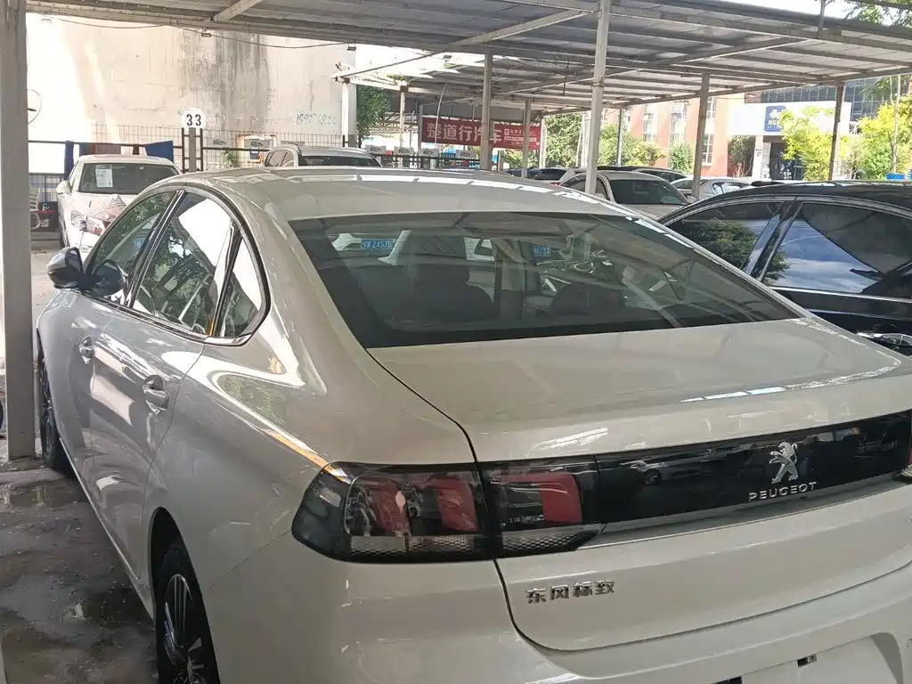 Peugeot 308 — миниатюра 9