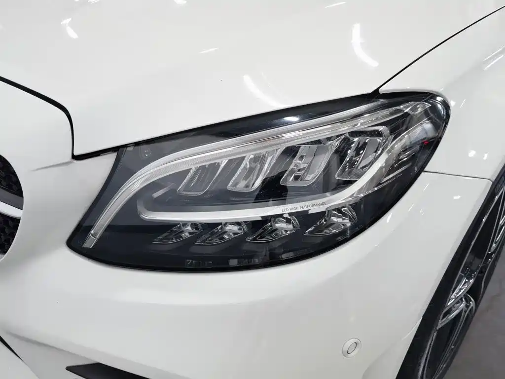 Mercedes-Benz C-Class — миниатюра 7