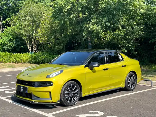 2021 Lynk & Co 03