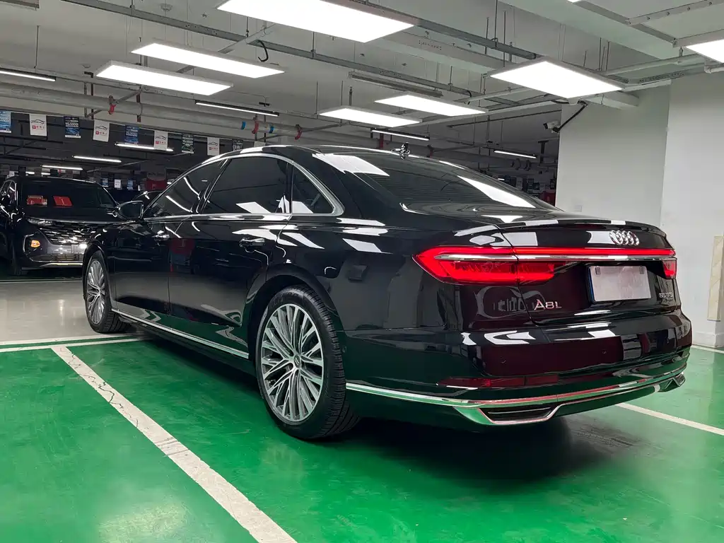 Audi A8 — миниатюра 5