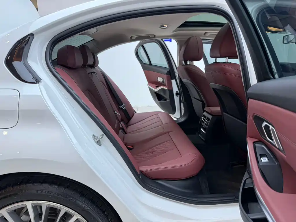 BMW 3 Series — миниатюра 17