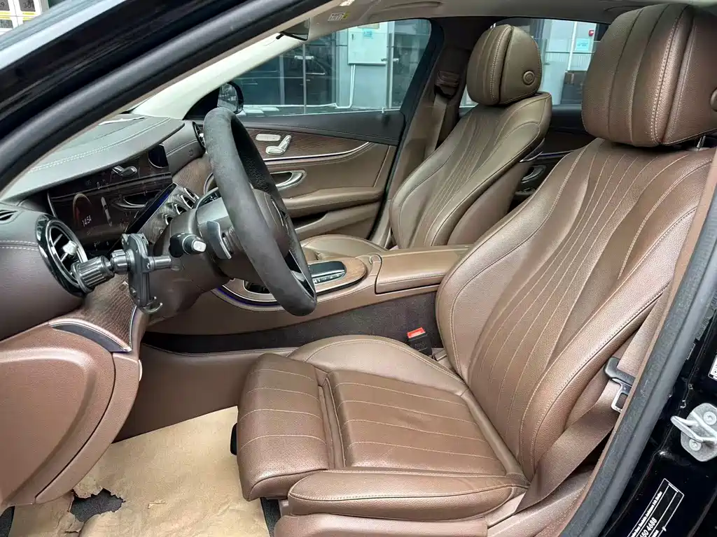 Mercedes-Benz E-Class — миниатюра 6