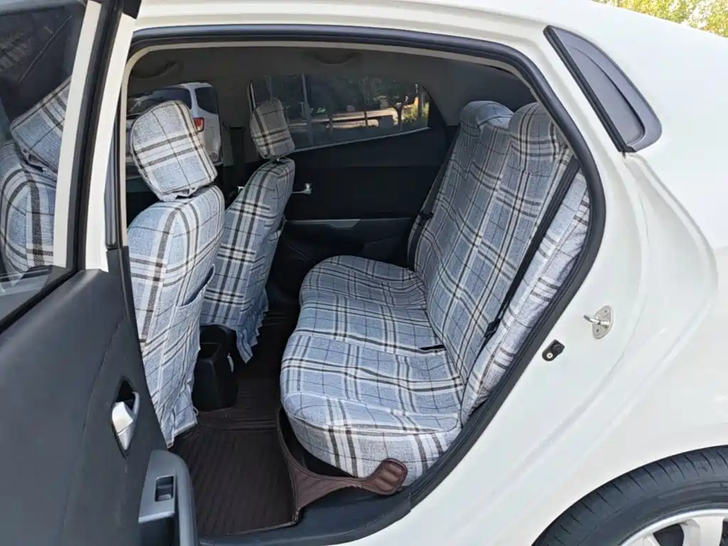Kia K2 — миниатюра 17